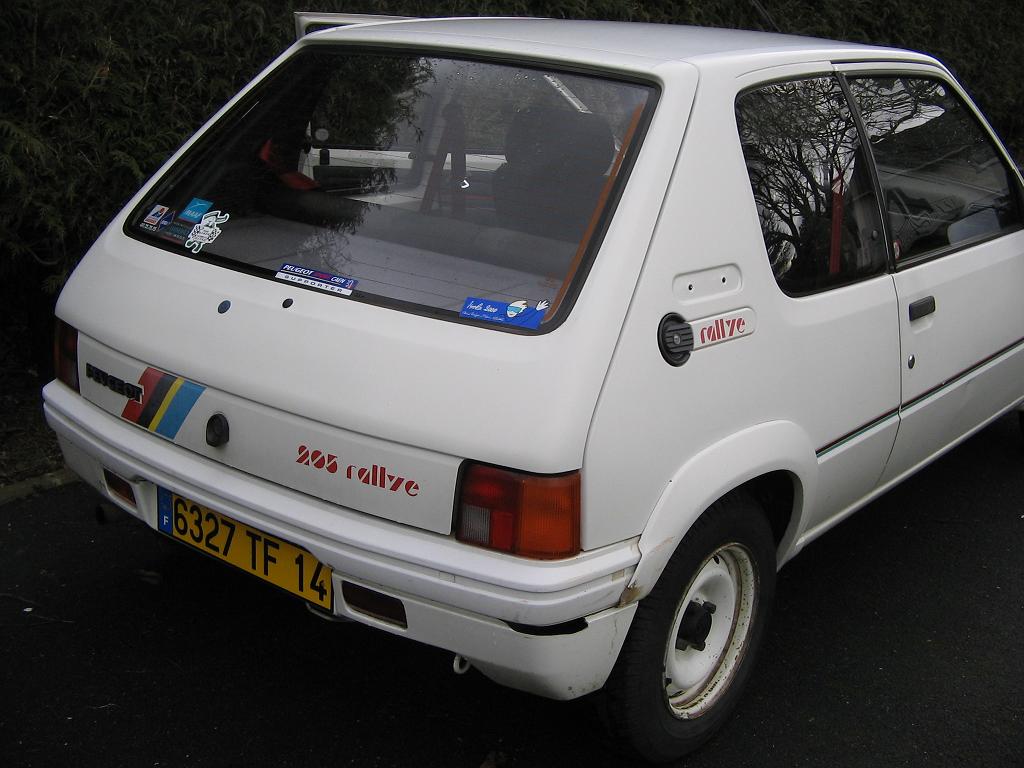 205 rallye 002.JPG