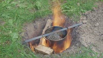 how-to-melt-aluminum-with-a-hole-in-the-ground.mp4_snapshot_01.56_[2018.03.25_20.29.13].jpg