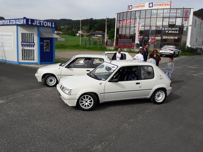 En attendant qqun qui lave sa voiture