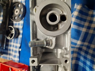 L'usinage du raccord de dégazage  du bas moteur