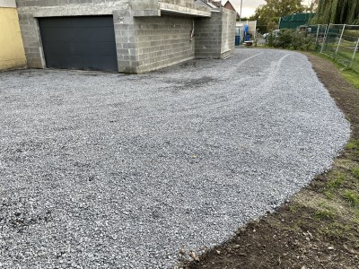 Le « U » du contournement de la maison avec l’accès au nouveau garage