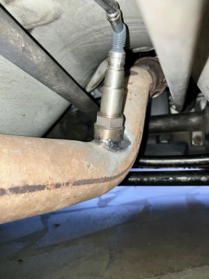 Sonde fixée sur la ligne interne légèrement inclinée à droite pour permettre le passage