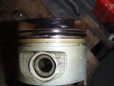 voila un piston bien sale.......