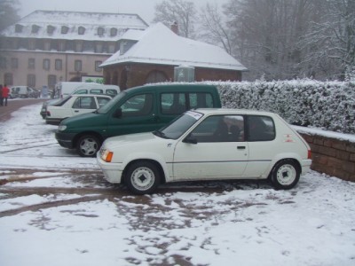 et v'la t'il pas, qu'il y tombe de la neige.......
