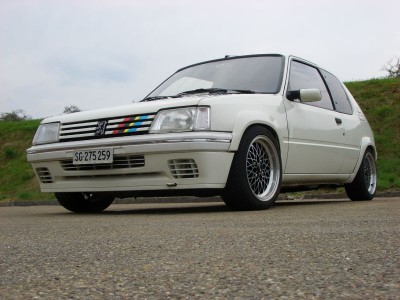 Peugeot_205_0991[1].jpg