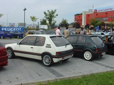 Peugeot_205_1142[1].jpg
