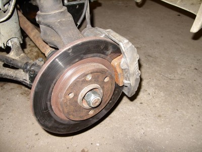 08-11-15 remplacement plaquettes et disques (2).JPG