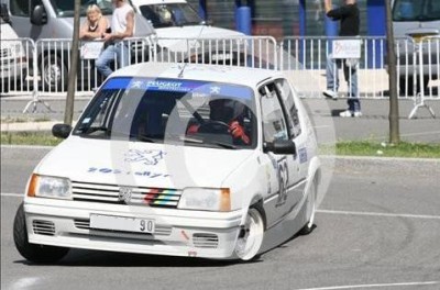Slalom de Montbeliard (non, non le pneu est resté sur la jante !!!!)