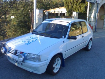 205 R 002.jpg