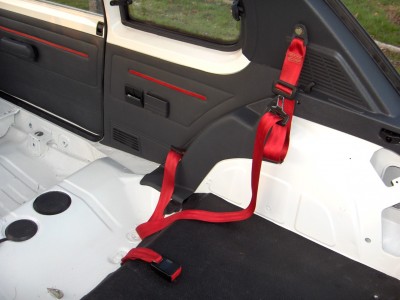 Restauration 19 Décembre 2009 010.jpg (383.14 Kio) Vu 1034 fois Pose d'une ceinture,.......bien propre