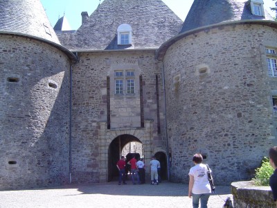 avec son beau chateau