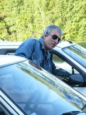 MR Ledouze et sa voiture d'homme