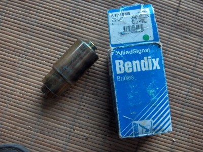 Restauration Rallye N°2 le 26 Juillet 2010 009.jpg (539.32 Kio) Vu 1157 fois Compensateur de frein,............APRES