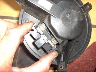 Remise en état moteur de ventilation le 7 Août 2010 005.jpg