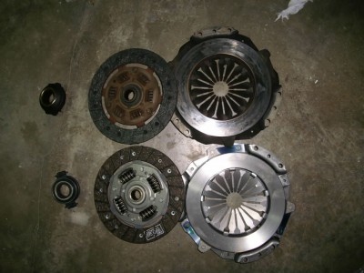 bon je ne vais pas me plaindre, j'ai droit aussi à un embrayage neuf