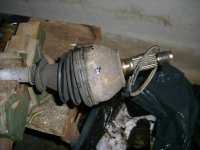 du circlips de l'autre côté, (à l'aide d'un tournevis