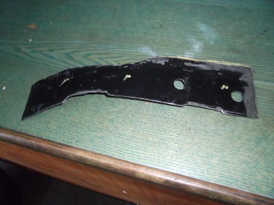 La pièce qui va renforcer le longeron car la tole est trop fine et à pas mal mangé.