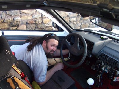 &quot;Vas voir sur la GTI pour voir où allait le fil que t'as enlevé&quot;....<br />&quot;c'est encore plus le bordel sur la tienne&quot;