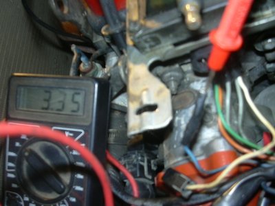 sur la fiches 4 fils de la bobine la mesure et prise sur la borne du coté radiateurs<br />ca me semble pas beaucoup mais bon j'y connais rien..