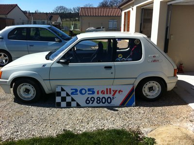 205 rallye 69800frs.JPG