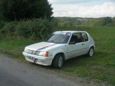 demi-tour sur le road book après avoir oublié de tourner à gauche!!!! MDR, ça nous aura valu de la bouse de vaches sur la voiture!!!!!