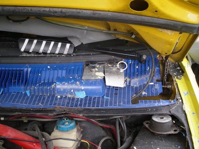 Tirette extincteur et coupe circuit