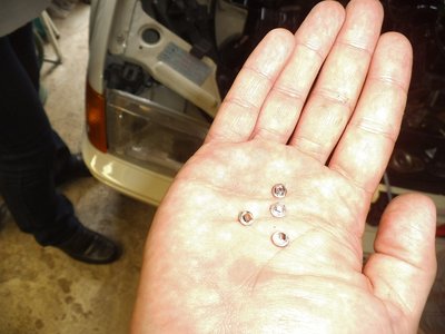 dépucelage des carbus.. ben oui, ils avaient encore les pastilles sur les vis de compensations......plus maintenant..!!!