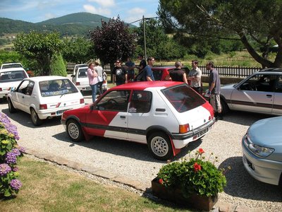 Celle-ci c'est la GTI de Yannou! Marche fort pour un 1600 ;-p