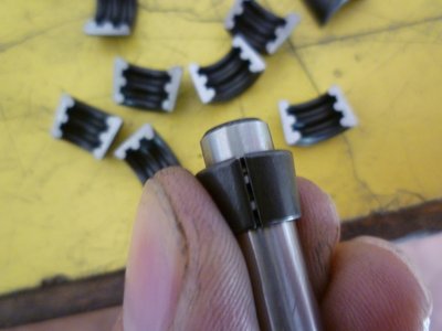 Clavettes non jointives et du coup bien plaquées contre la queue.