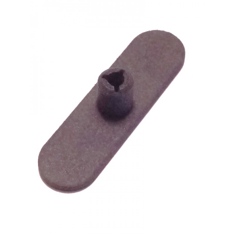 Agrafe fixation extension aile dans le bas de caisse