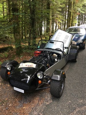 &quot;Le capot, il n'est pas articulé ??&quot; - &quot;Non&quot;.