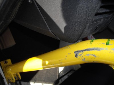 et là c'est a ras. surtout qu'il a fallu qu'on raccourcisse les tubes au niveau des manchon. donc les renforts latéraux sont trop long maintenant