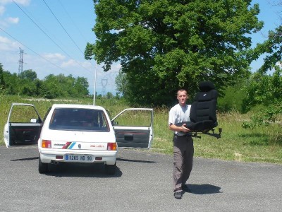 TM rallye qui fait ressouder son siège conducteur... fallait moins bouffer coco!!