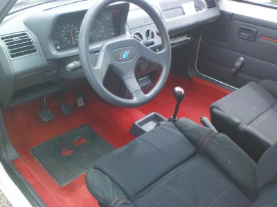 photo intérieur avec présentation de la housse conducteur.JPG