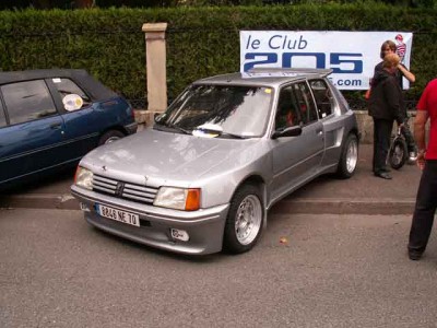 La très belle 205 Dima de HET90