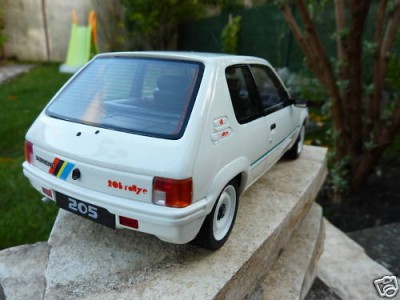maquette otto rallye arrière.jpg